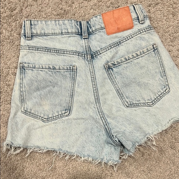 Zara Blue Jean Shorts with Distressed Hem - Picture 3 of 3